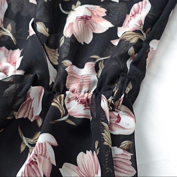 ♦️🆕 Floral V Neck Short Sleeve Slit Dress - Picture 7 of 8